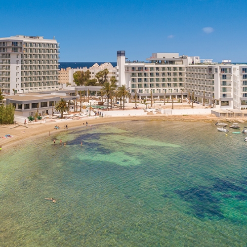 Amàre Beach hotel Ibiza abre hoy sus puertas