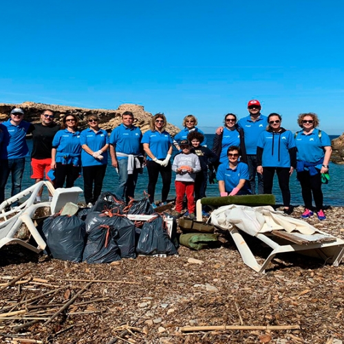 Club Nàutic Sant Antoni participa en una jornada de limpieza en Punta Galera