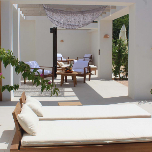 When luxury and sophistication coexist in the most rustic and rural of Ibiza.