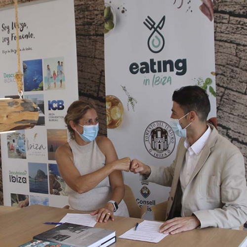 Fomento del Turismo de la isla de Ibiza firma un convenio con  la escuela universitaria de Turismo Felipe Moreno (ETB)