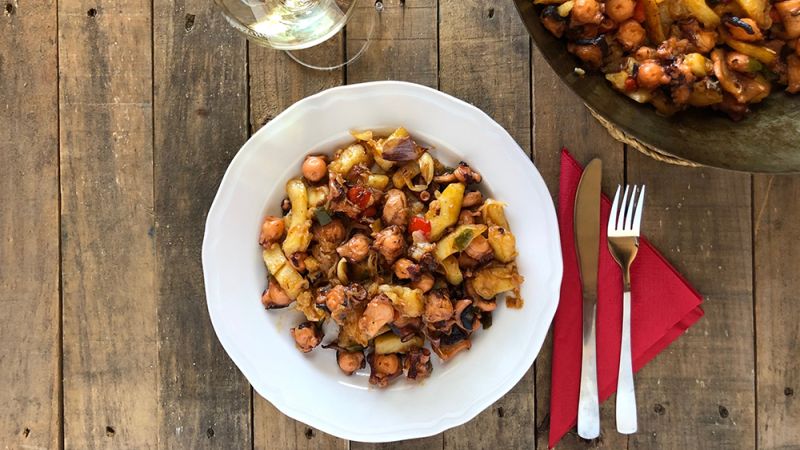 Frita de pulpo de la cocina tradicional de Ibiza