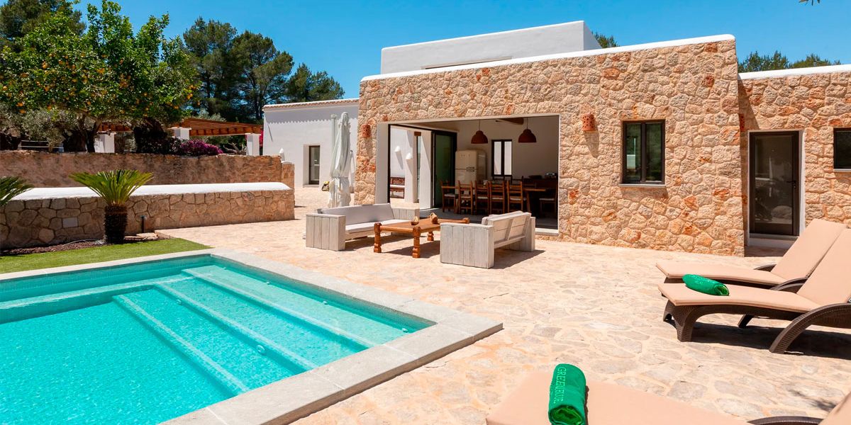 Guía para alquilar tu casa vacacional en Ibiza de forma segura