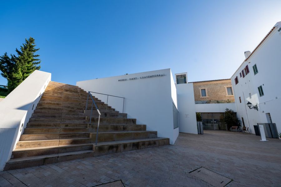 Museo de Arte Contemporáneo - MACE