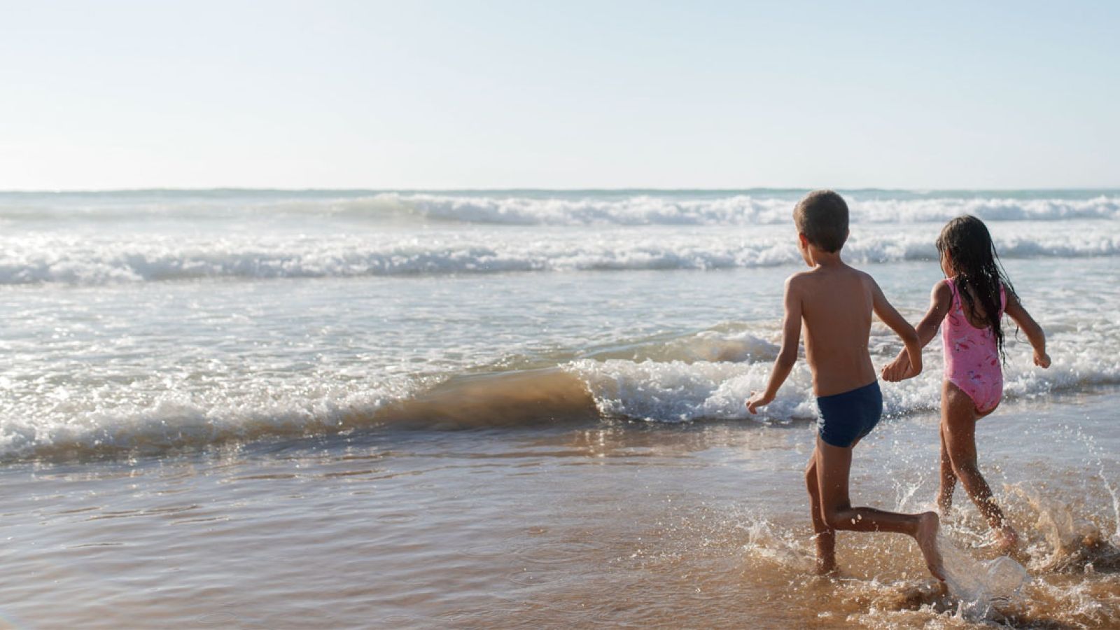 ¡Disfruta de un día en familia en las playas de Es Niu Blau y Cala Martina!