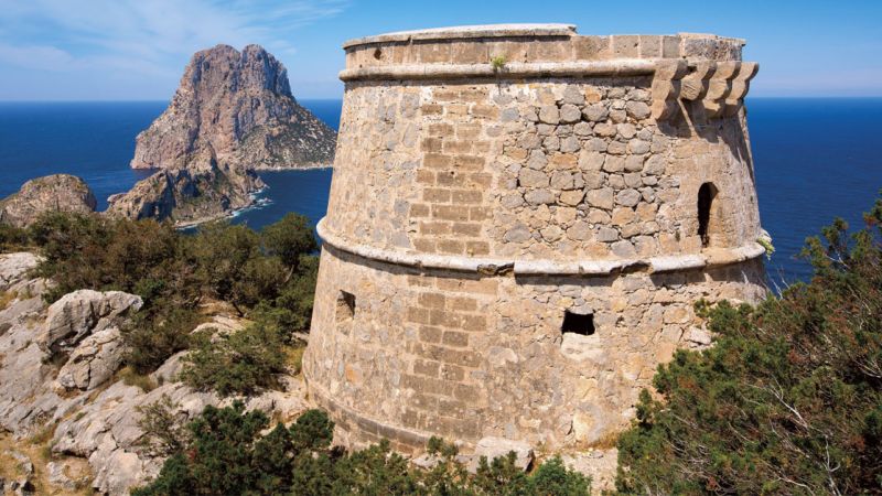 Torre des Savinar with Es Vedrà in the background